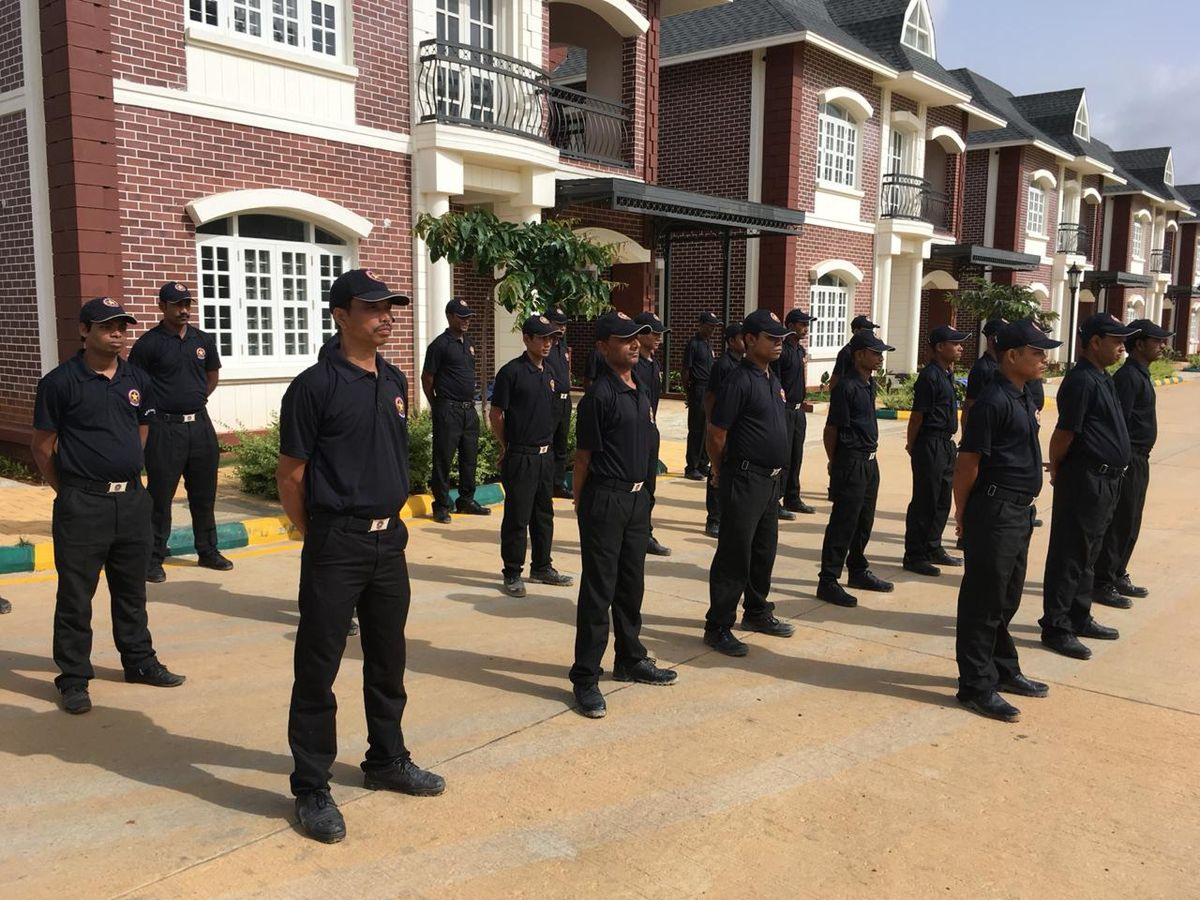 Top 7 Benefits of Hiring Professional Security Guard Services in Phoenix